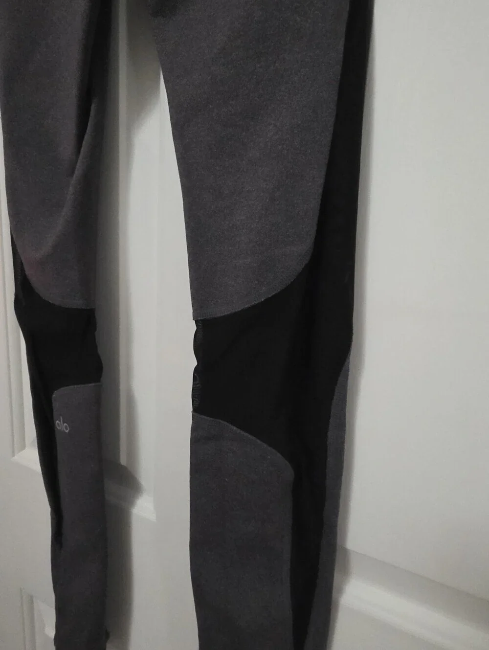 ALO Yoga Coast Stirrup Womens Leggings Size XS Black/gray